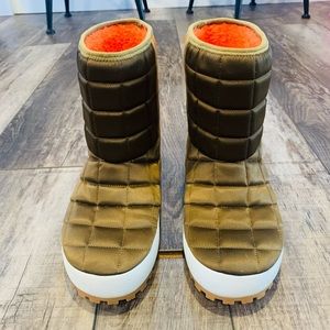 COPY - COPY - Tori Sport women’s, mid calf, waterproof size 7 puffer booties-ne…